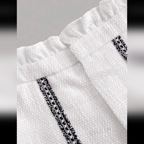 Women's black and white shorts - Picture 2 of 6